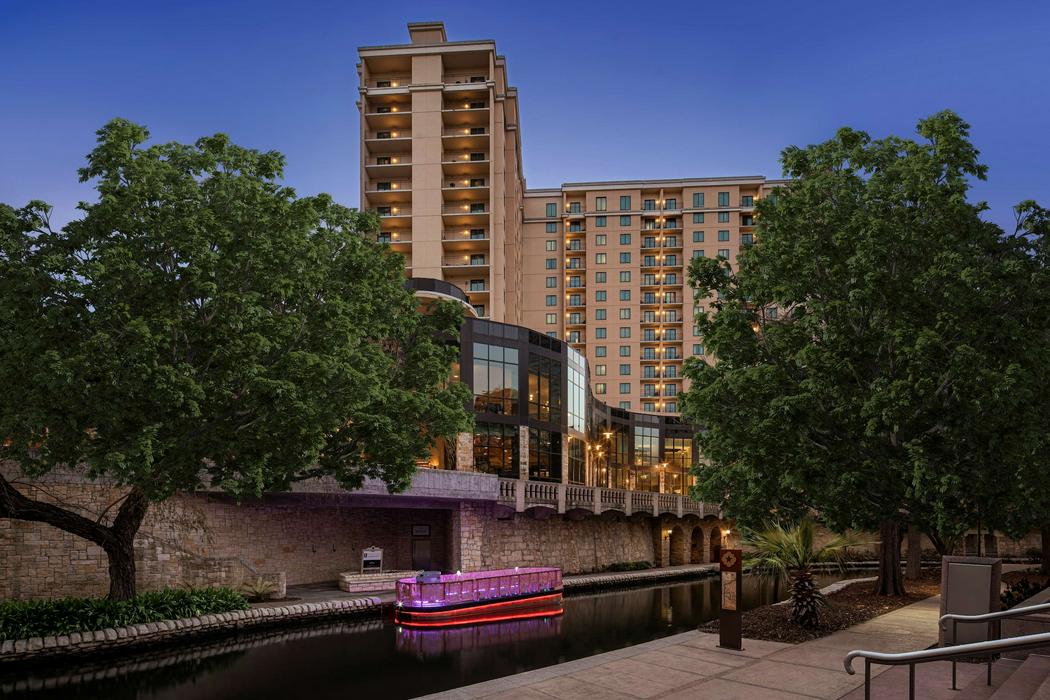 Embassy Suites by Hilton San Antonio Riverwalk Downtown Slide 1